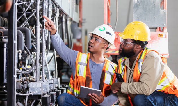Best Emergency Electrical Repair  in Silverton, OR